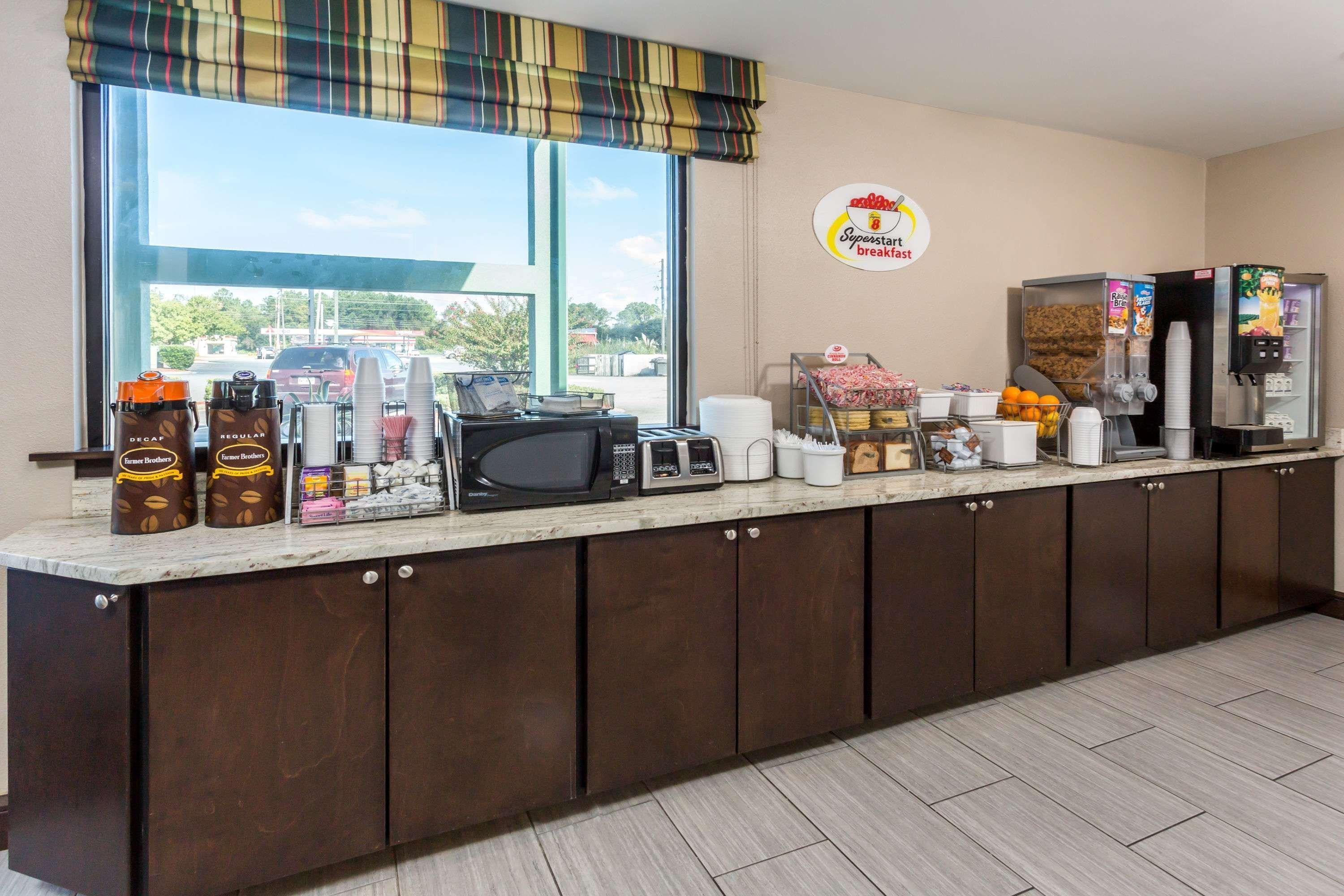 Super 8 By Wyndham Valdosta Ga I-75 Ξενοδοχείο Εξωτερικό φωτογραφία