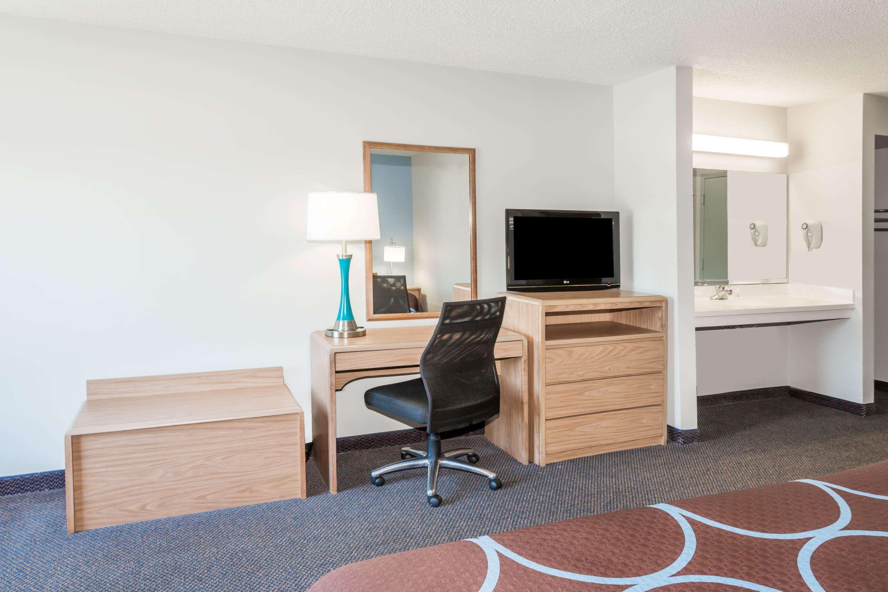 Super 8 By Wyndham Valdosta Ga I-75 Ξενοδοχείο Εξωτερικό φωτογραφία
