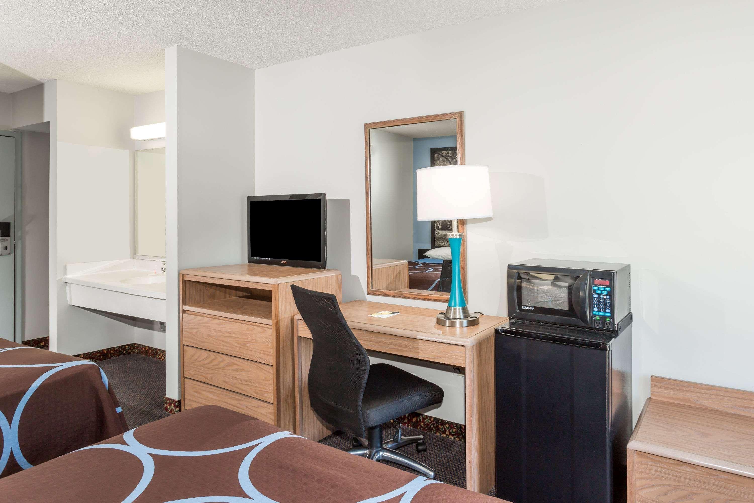 Super 8 By Wyndham Valdosta Ga I-75 Ξενοδοχείο Εξωτερικό φωτογραφία